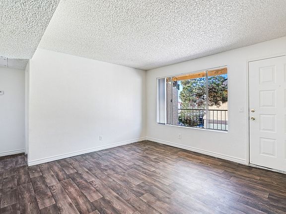 ParkwoodApartments-CopyrightEdgarLara2021(38of55)