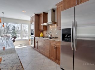 21237 N Highwood Rd, Kildeer, IL 60047