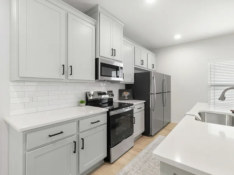 307 Sterling St #D — Photo 19