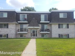 747 Russell Rd APT 28, Waterloo, IA 50701