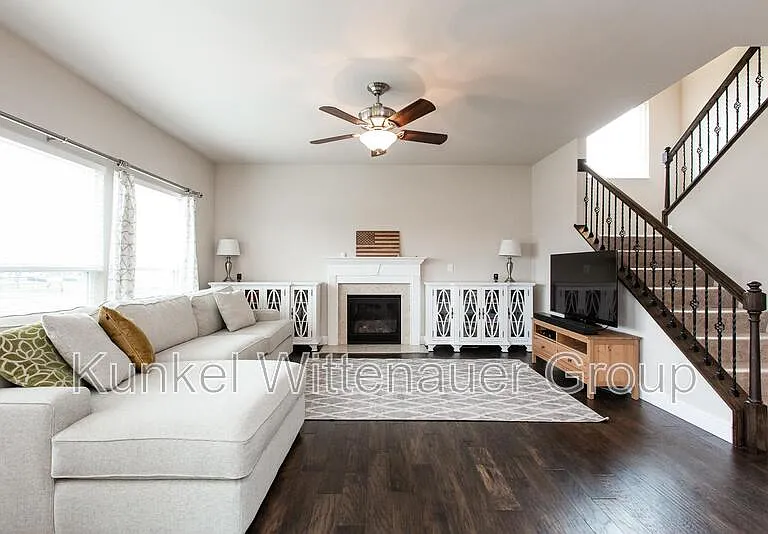 2724 Ambridge Dr — Photo 14