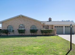 2851 Elsinor Dr, Fort Worth, TX 76116