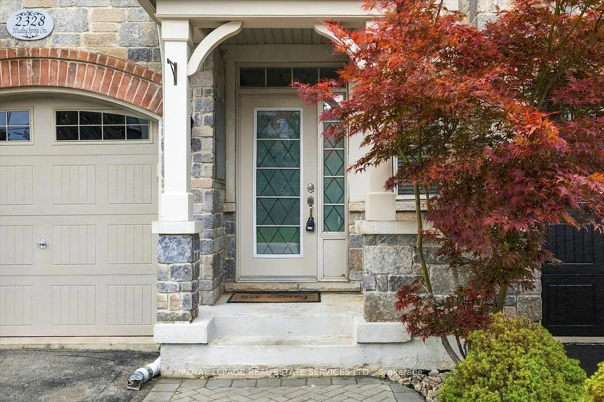 3 bed, $3,500 — Photo 2