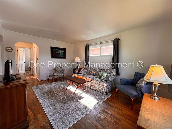 2nd image of 306 Douglas St