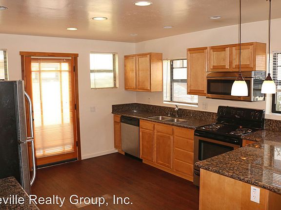 3rd image of 2230 4th Ave APT B