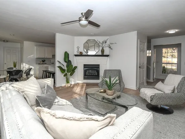 1108 Deerfield Mdw, Siloam Springs, AR 72761