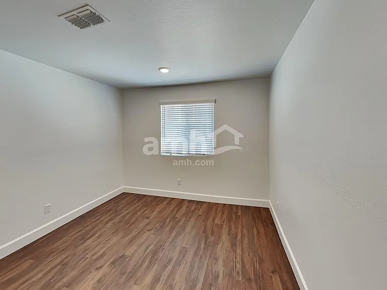 17109 W Lawrence Ln — Photo 12