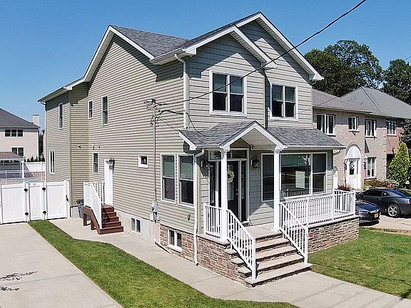 2nd image of 19 Stevenson Pl