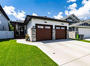 201 E Thompson Cres, Red Deer, AB T4P0R9