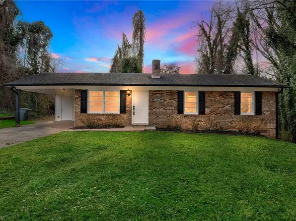 1004 Galloway St, Eden, NC 27288