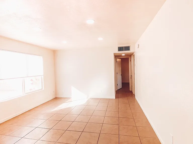 4215 Calle Barona #B — Photo 19