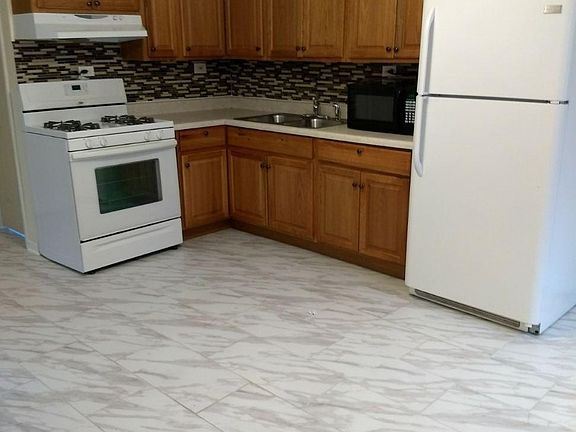 4th image of 1790 W Greenleaf Ave #1YR