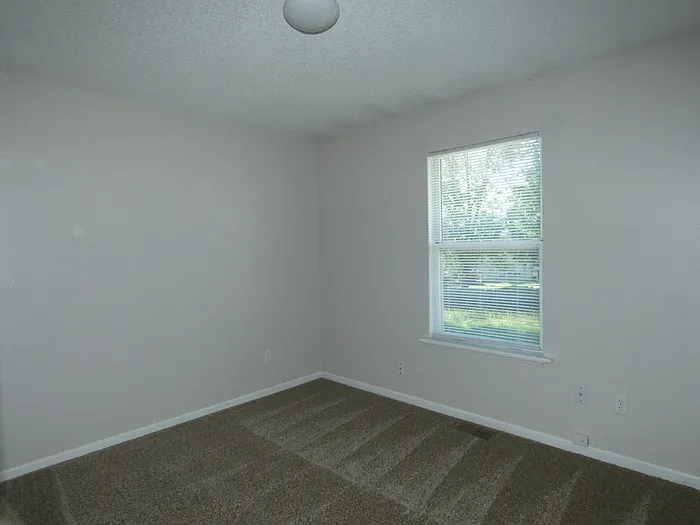 833 Spring Ct — Photo 6