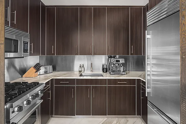 Rented by Modlin Group | media 7