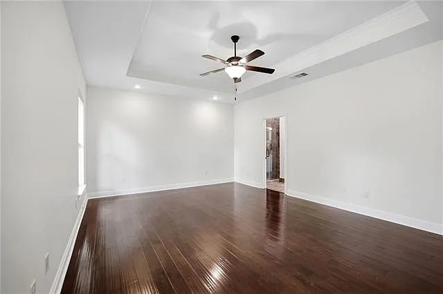 8929 Greenleaves Dr — Photo 11