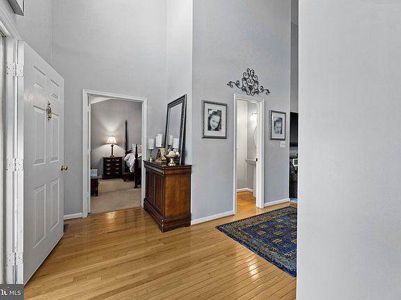 5th image of 5349 Christa Ct