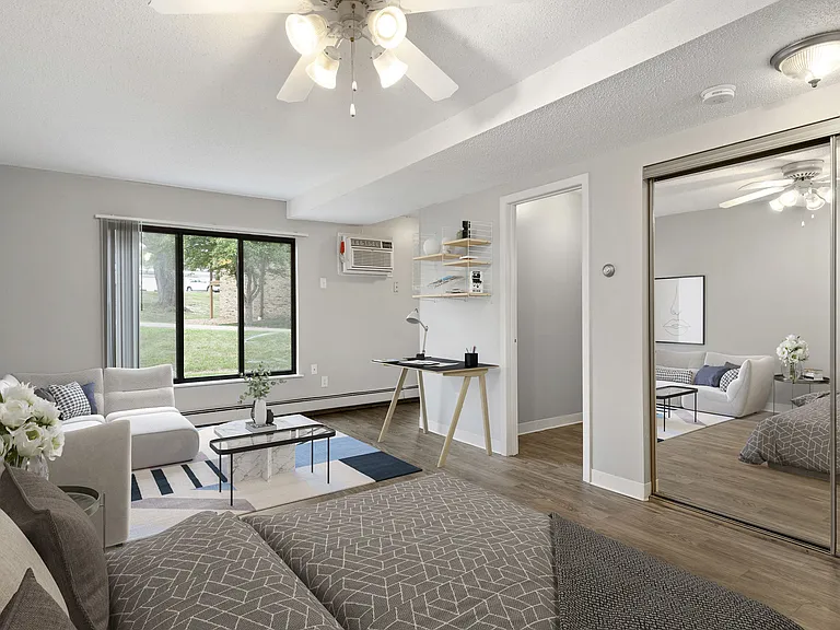 Windsor South Apartments — Photo 12
