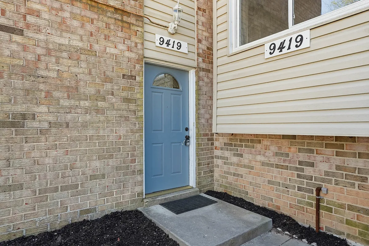 Come on in... Newly Renovated! - 9419 Merryrest Rd