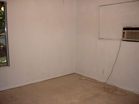 5th image of 4930 Melvin Dr