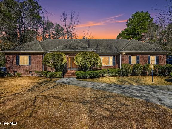 2nd image of 122 Spring Chase Lane