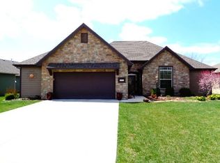 425 N Pennycress Dr, Lawrence, KS 66049