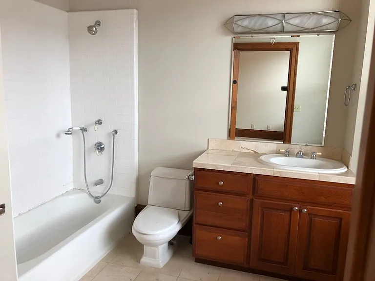 1280 Market St #406 — Photo 8