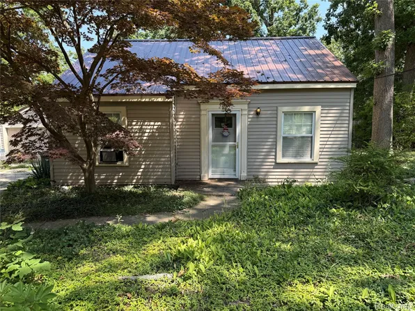 2025 Knollwood St, Auburn Hills, MI 48326