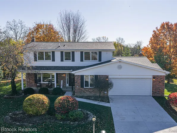 3639 Heatherwood Ct, Rochester Hills, MI 48309