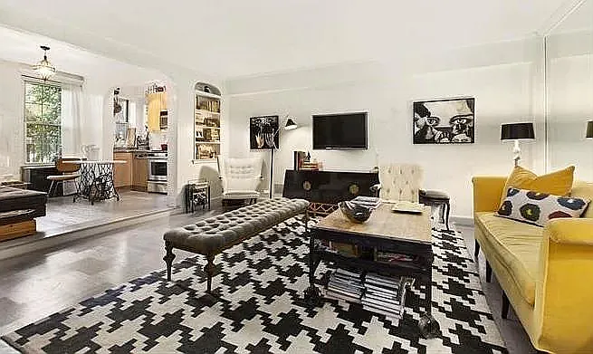 25 Minetta Ln #2B — Photo 2