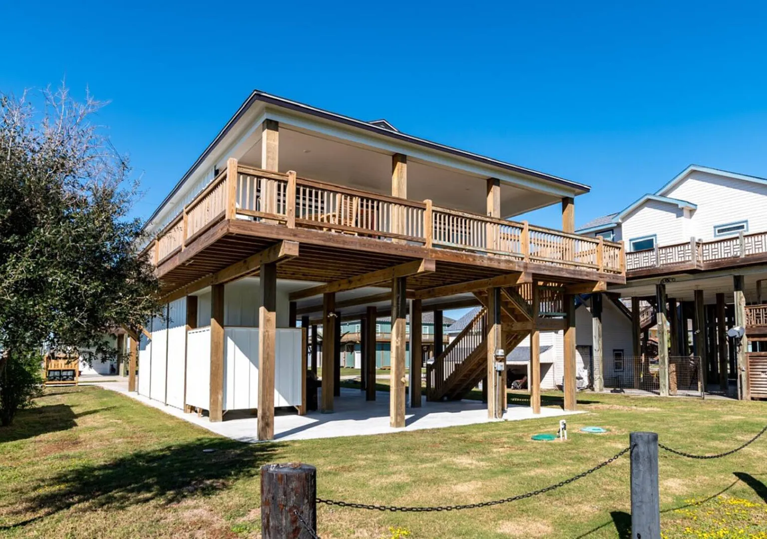 3 Bd/2.5 Bth, King Bed, Walk to Beach — Photo 2