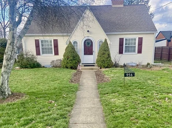 956 W Church St, Newark, OH 43055