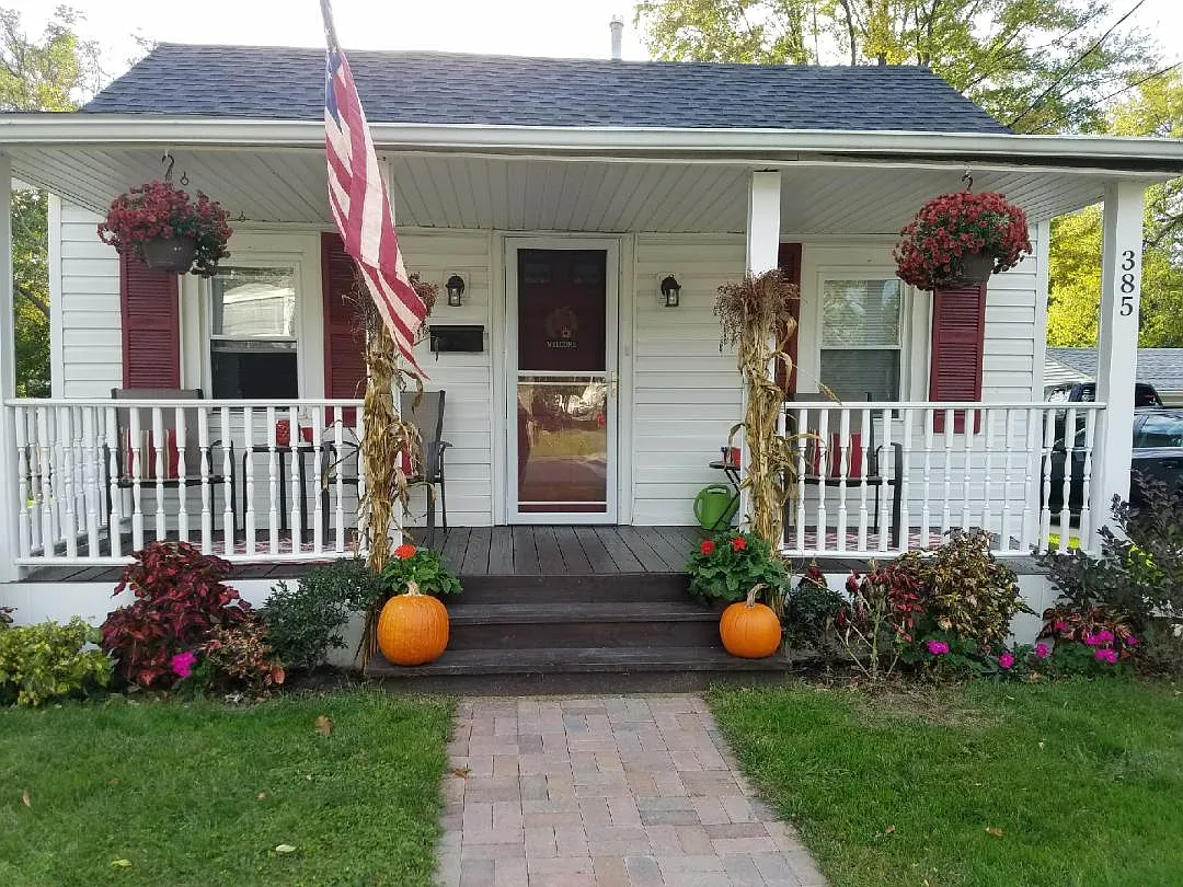 385 Berea St photo 1