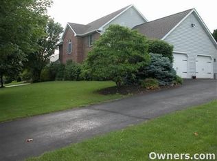3325 Gloucester Dr, Bethlehem, PA 18020