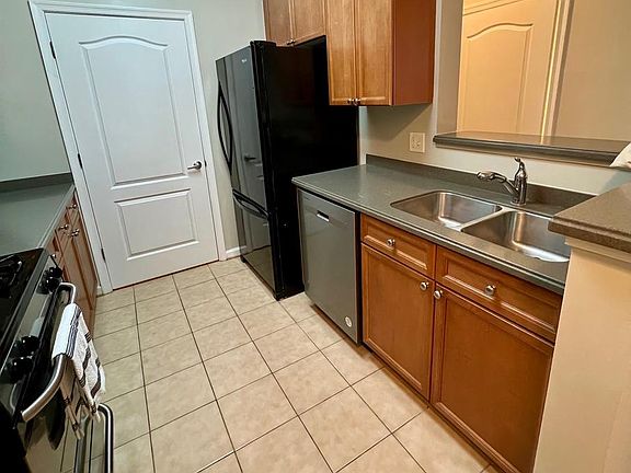4th image of 205 Meeting House Station Sq APT 101