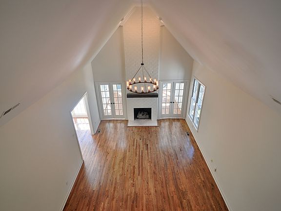 3rd image of 2068 Carriage Way