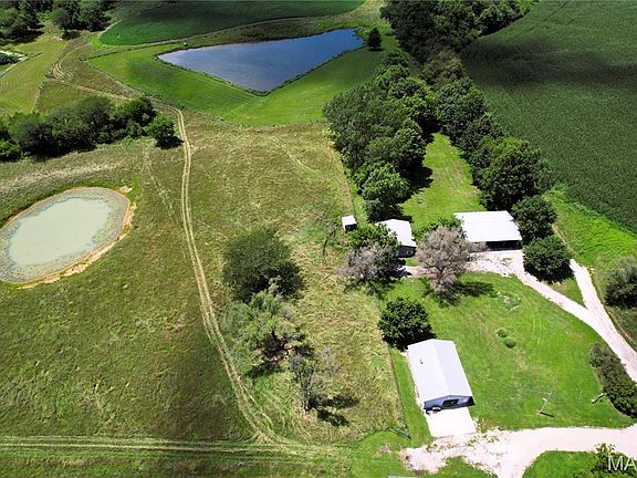 2nd image of 46613 Winter Rd