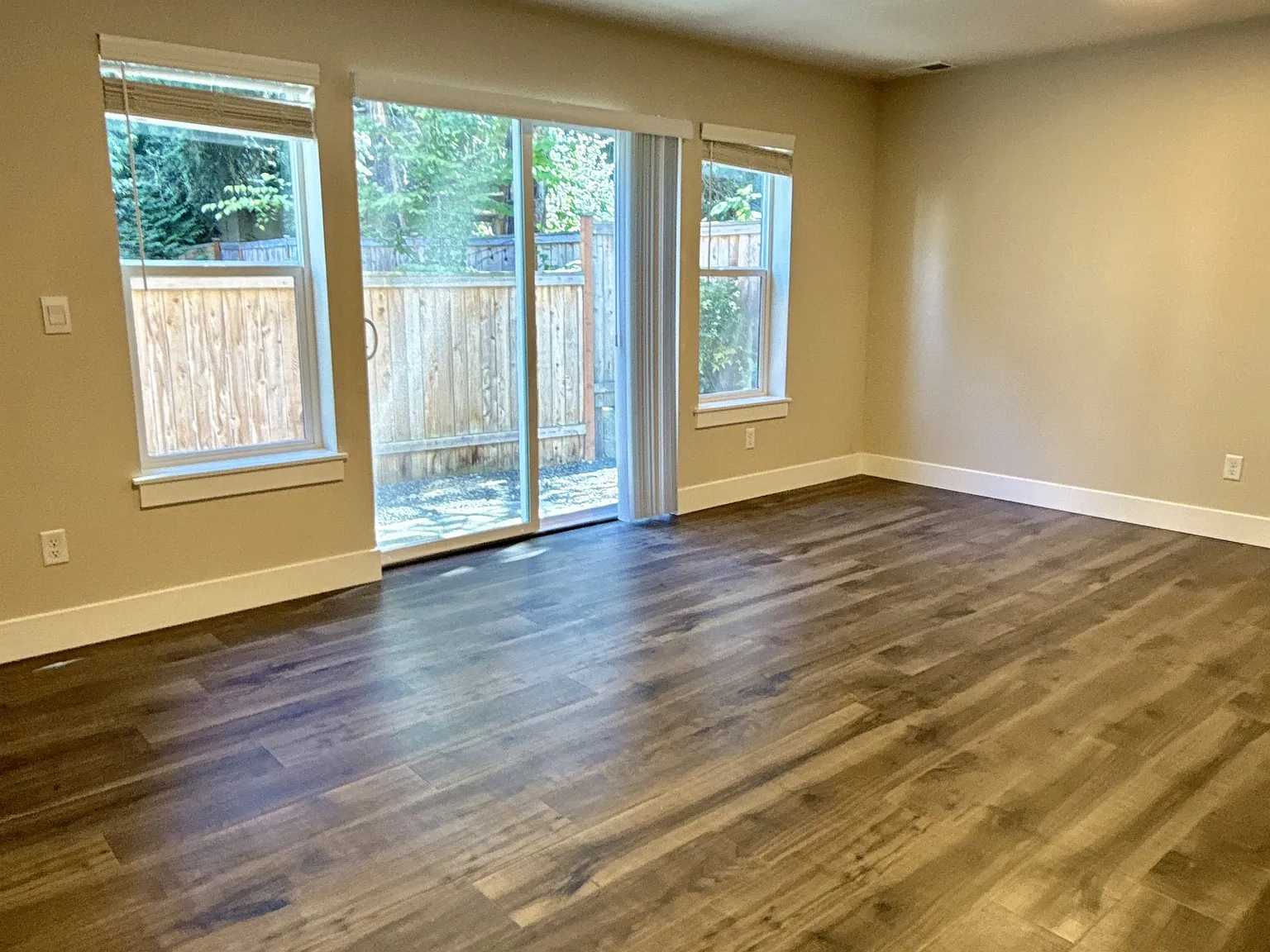4 bed, 2418 sqft, $3,650 — Photo 3