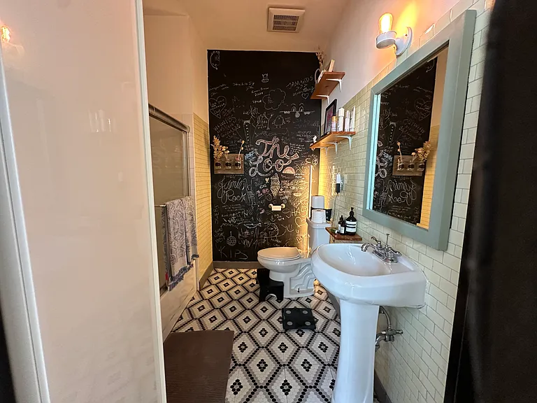 2412 W North Ave #2 — Photo 8