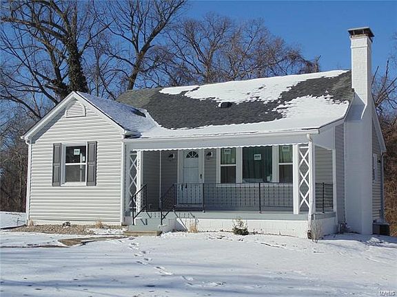 2nd image of 226 W School St