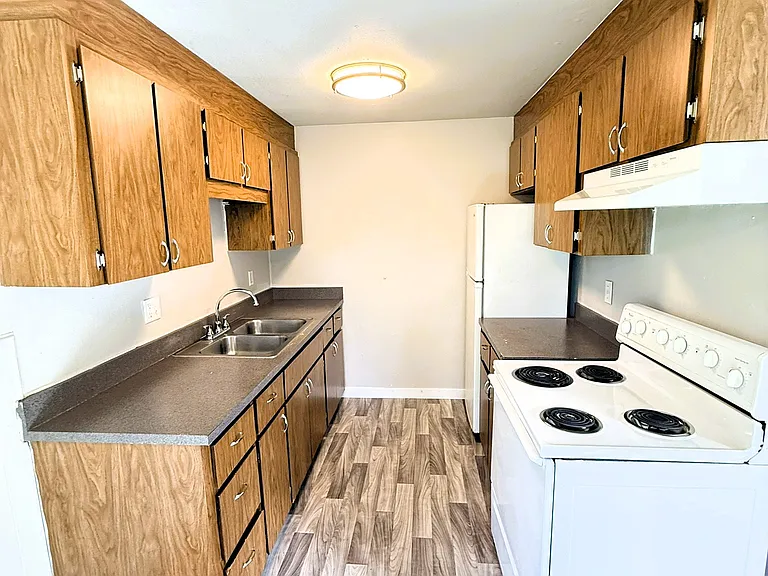 12517 47th Ave SW #1 — Photo 3