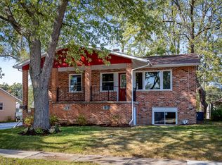 208 E Maxon Ln, Streamwood, IL