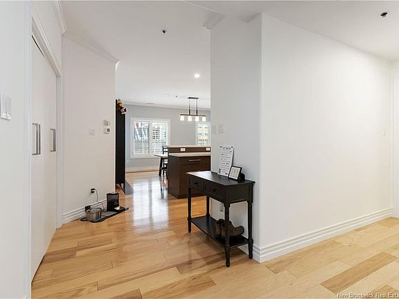 5th image of 77 Cameron St #102