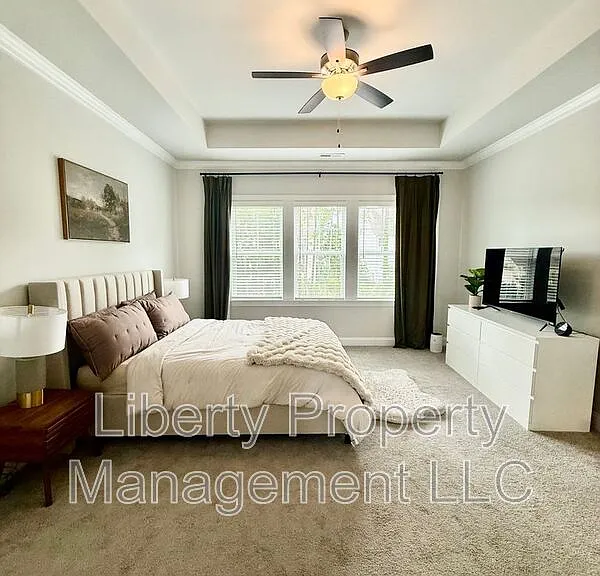 144 Kensington Dr — Photo 16
