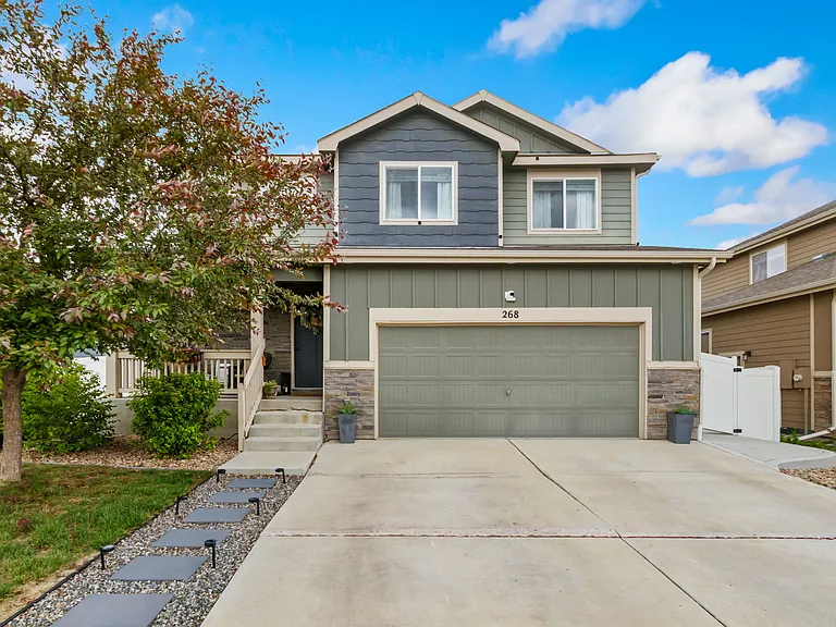 268 Castle Dr — Photo 1
