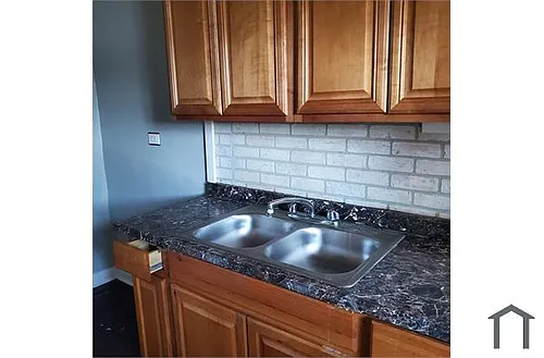 7505 S Ridgeland Ave #2 Photo 1