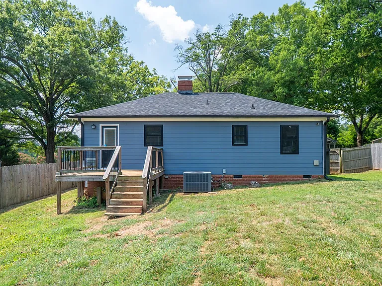 2520 Brentwood Pl — Photo 4