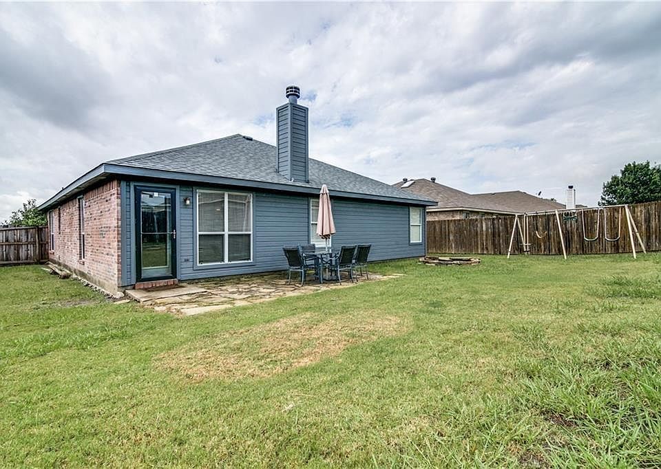 2nd image of 808 Mackenzi Dr