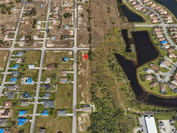 2825 NE 7th Pl, Cape Coral, FL 33909