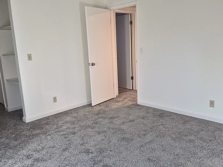 109 Corinne Ave — Photo 18