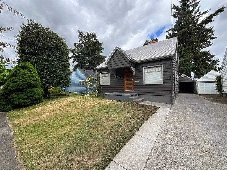 1723 NE 60th Ave — Photo 3